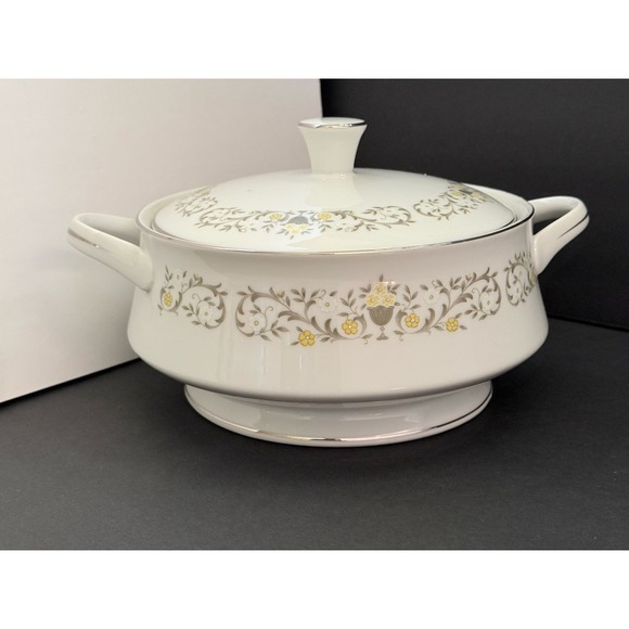 Sterling Fine China Florentine Covered Vegetable Bowl Tureen Japan Platinum Trim - Picture 2 of 9